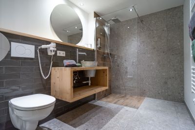 Almsuite Erna